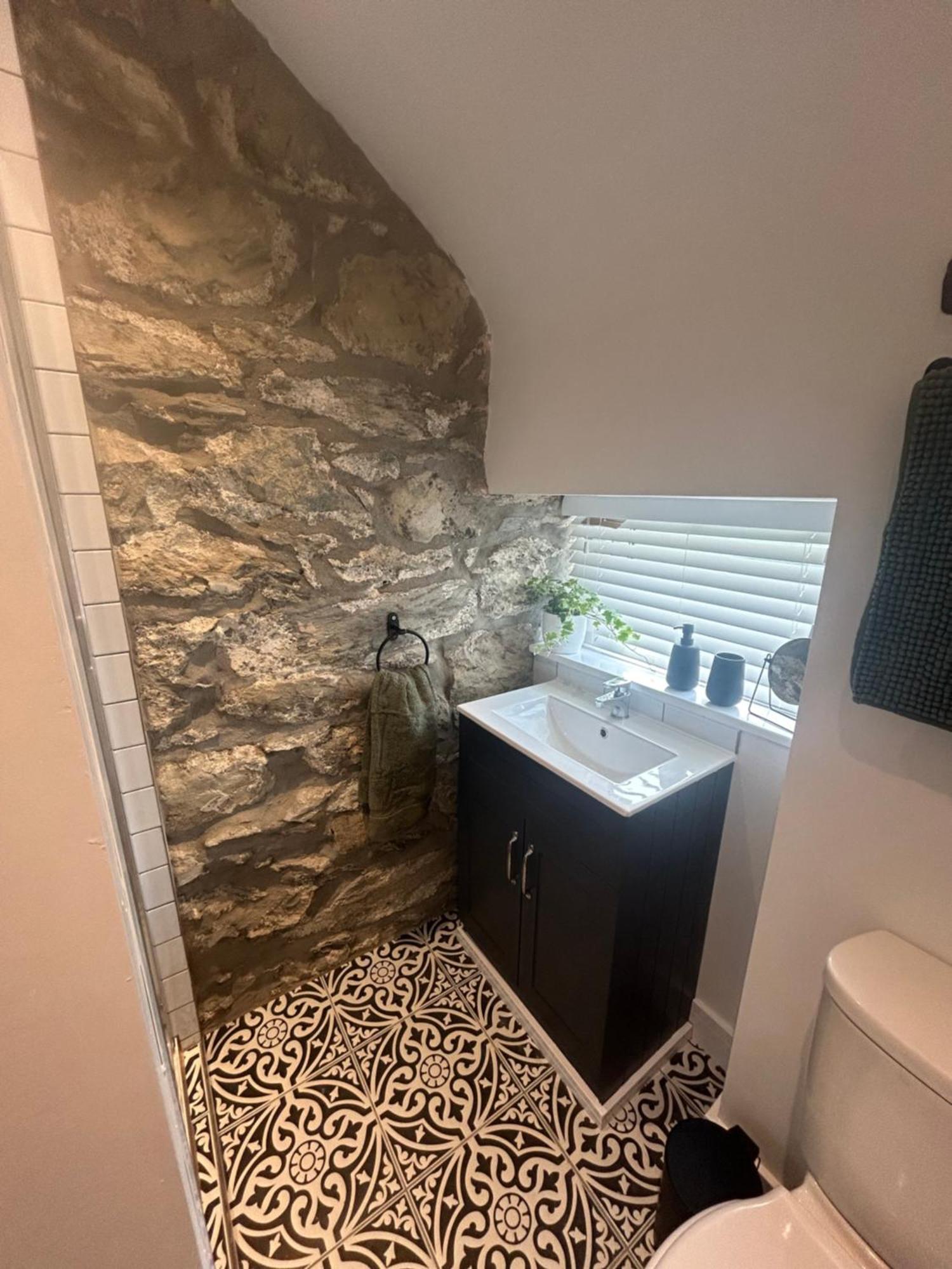 Cosy Modern Miners Cottage Llanllechid Luaran gambar