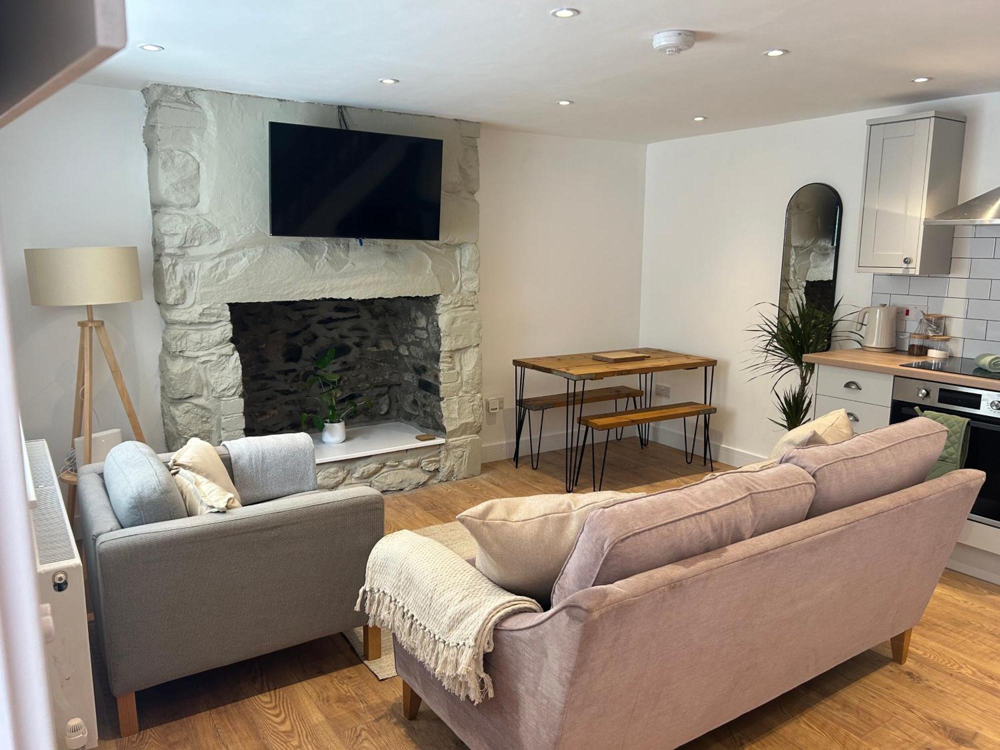 Cosy Modern Miners Cottage Llanllechid Luaran gambar